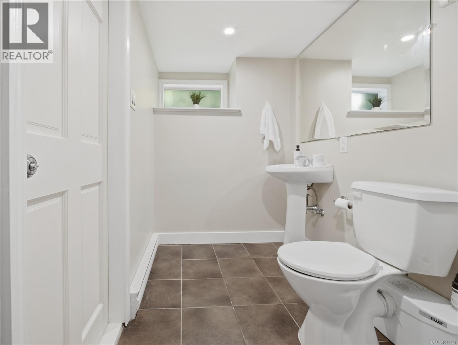  1622 Camosun Street, Victoria