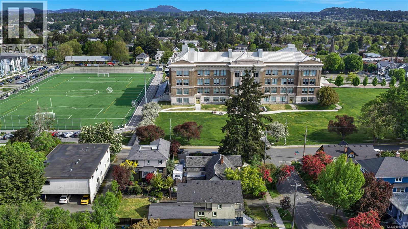  1622 Camosun Street, Victoria