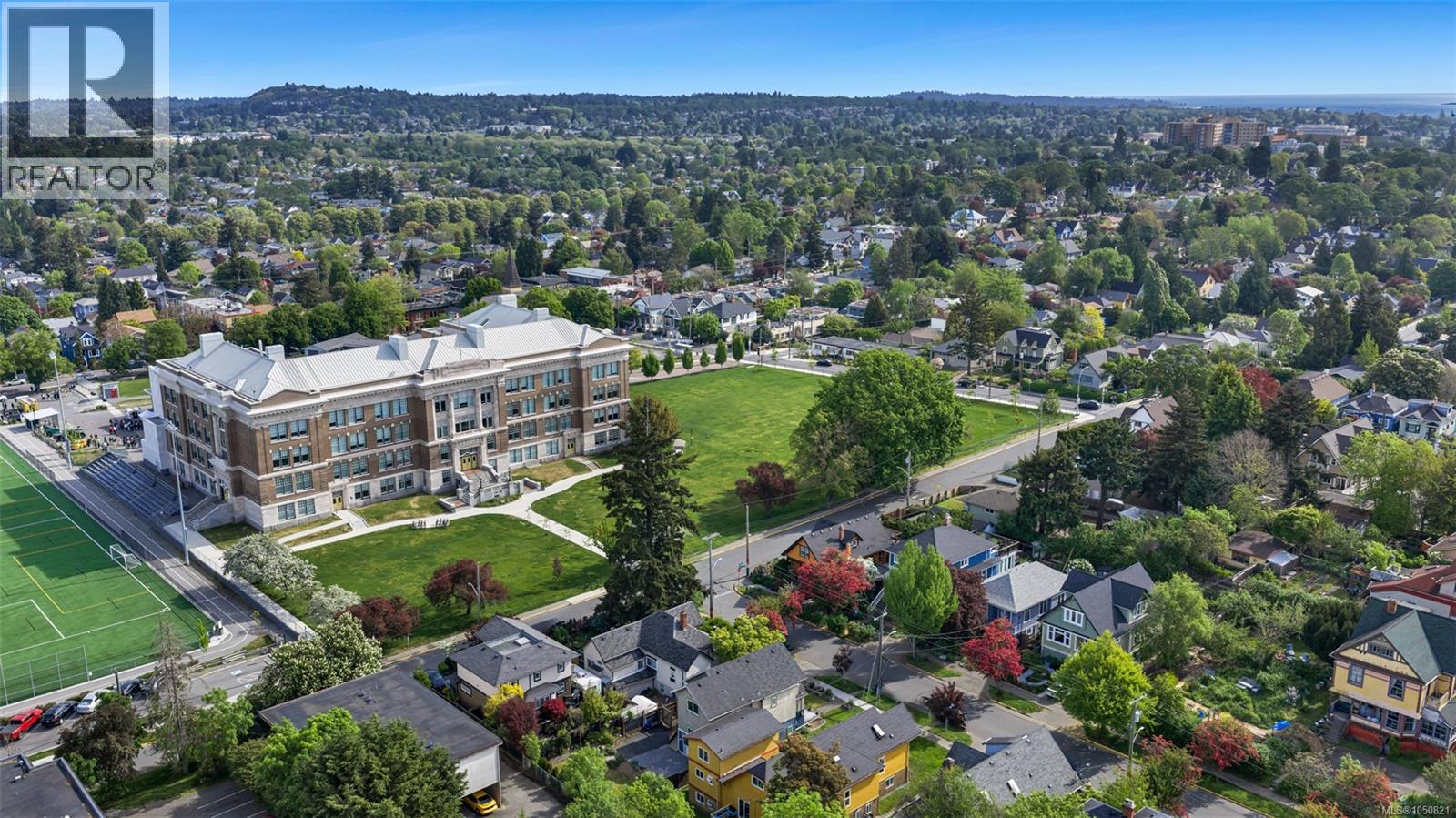 1622 Camosun St - 50