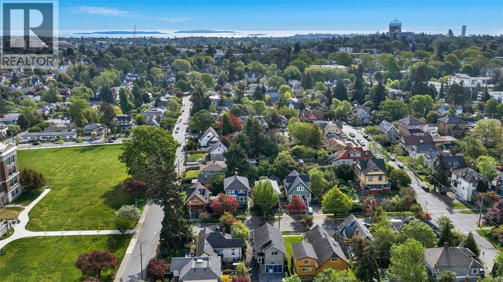  1622 Camosun Street, Victoria