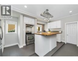 Kitchen - 1622 Camosun St, Victoria, BC V8T3E6 Photo 12