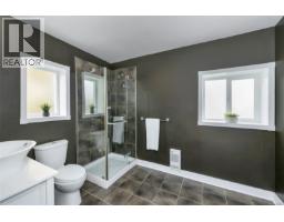 Patio - 1622 Camosun St, Victoria, BC V8T3E6 Photo 17