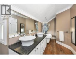 1622 Camosun St, Victoria, BC V8T3E6 Photo 25