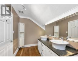 1622 Camosun St, Victoria, BC V8T3E6 Photo 27