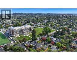 1622 Camosun St, Victoria, BC V8T3E6 Photo 50
