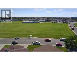 818 Red Crow Boulevard W - photo 2