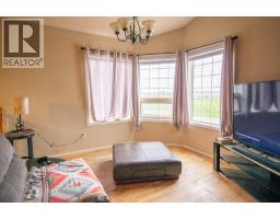 818 Red Crow Boulevard W - photo 6