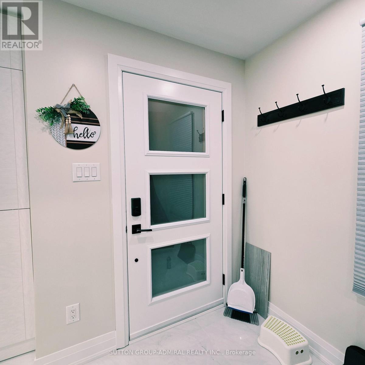 33 TRESHER COURT, Ajax (Central West) — photo 2