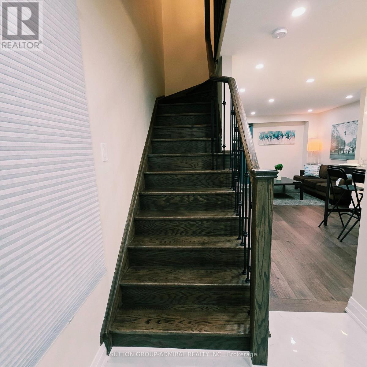 33 TRESHER COURT, Ajax (Central West) — photo 3
