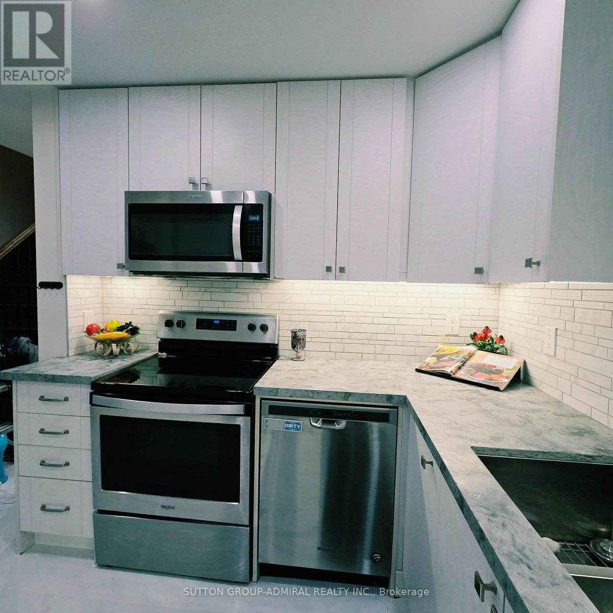 33 TRESHER COURT, Ajax (Central West) — photo 6