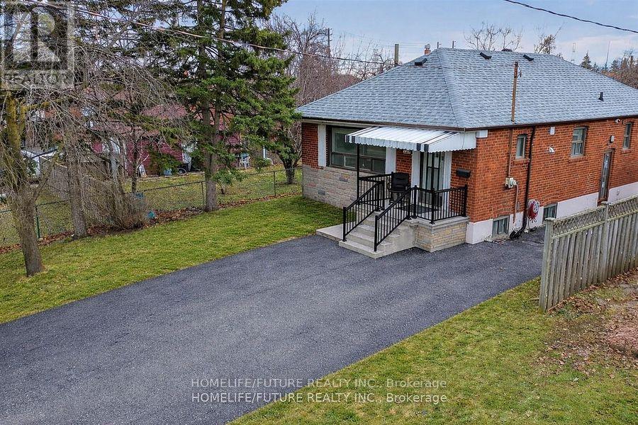 BSMT - 229 FLORA DRIVE, Toronto (Dorset Park)