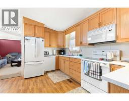 3pc Bathroom - 195 Fairchild Street Sw, Medicine Hat, AB T1A7Z6 Photo 10