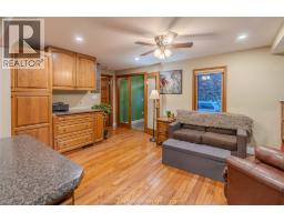 Family room - 22788 Creek Road, Chatham, ON N7M0L4 Photo 11