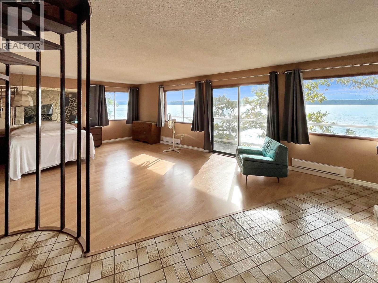 315 DEACON LANE, Galiano Island