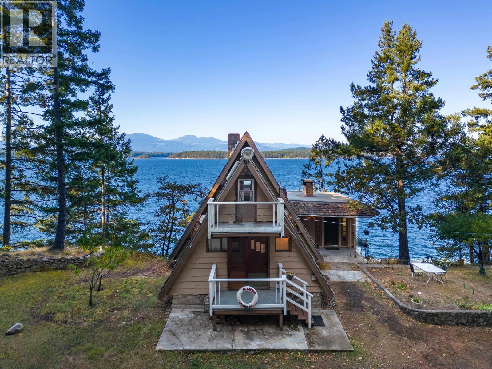 315 DEACON LANE, Galiano Island