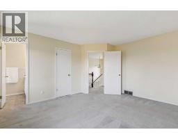 Bedroom - 912 Woodbine Boulevard Sw, Calgary, AB T2W5Y7 Photo 18