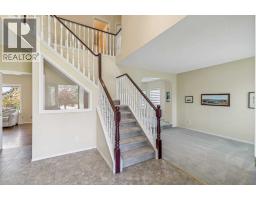 4pc Bathroom - 912 Woodbine Boulevard Sw, Calgary, AB T2W5Y7 Photo 15