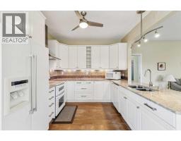 Bedroom - 912 Woodbine Boulevard Sw, Calgary, AB T2W5Y7 Photo 12