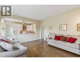 Primary Bedroom - 912 Woodbine Boulevard Sw, Calgary, AB T2W5Y7 Photo 9