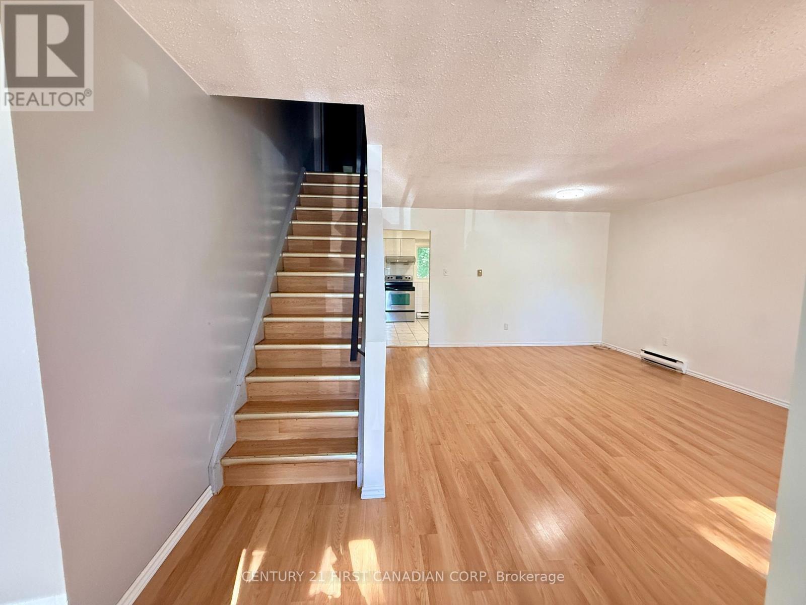 24 - 311 VESTA ROAD, London East (East A) — photo 2