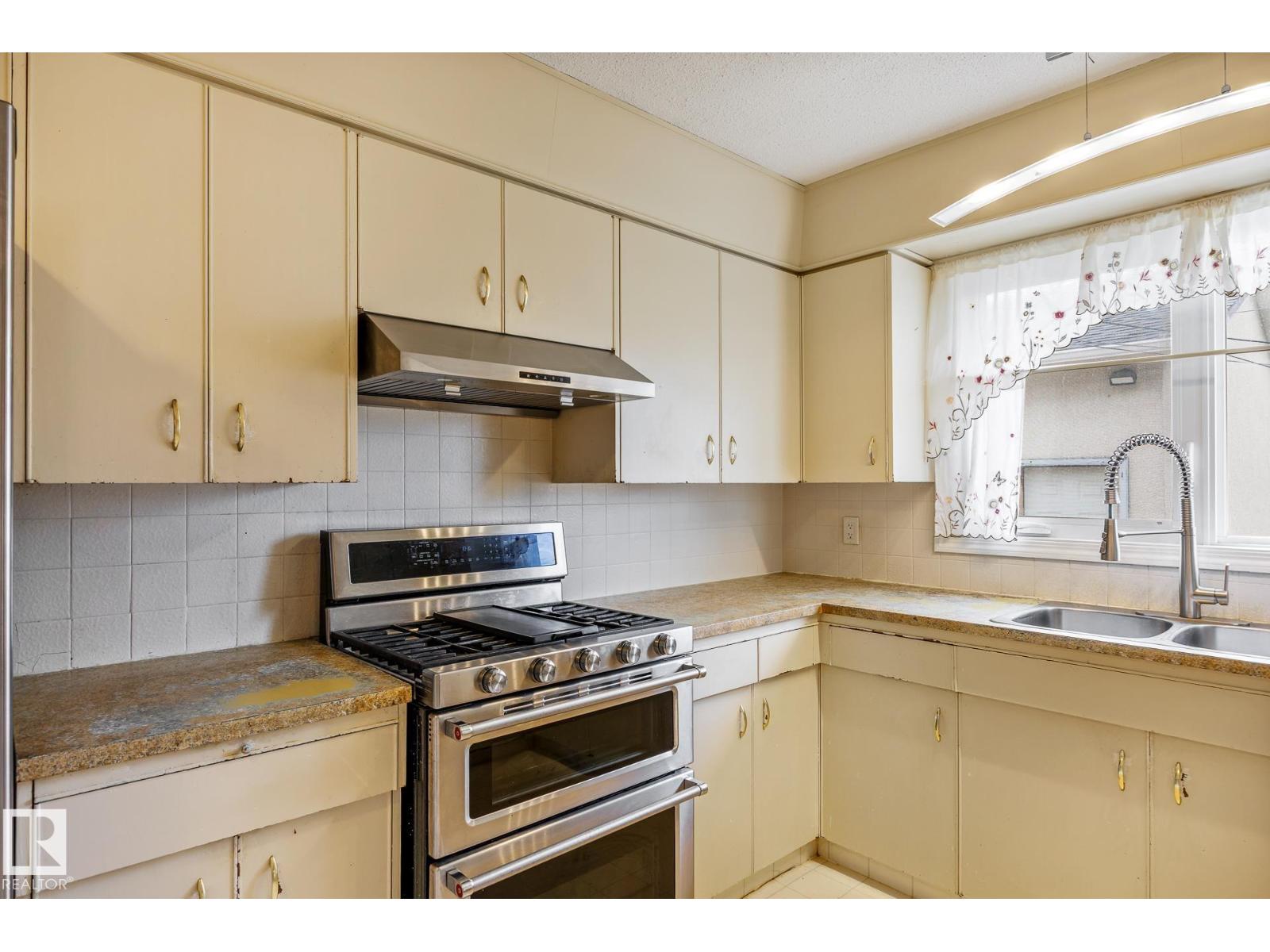 52 BELLEVILLE AV NW - Image 19