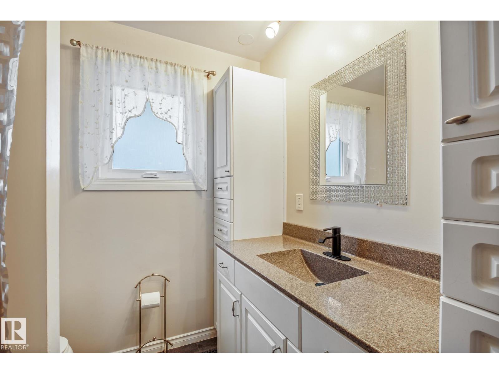52 BELLEVILLE AV NW - 21