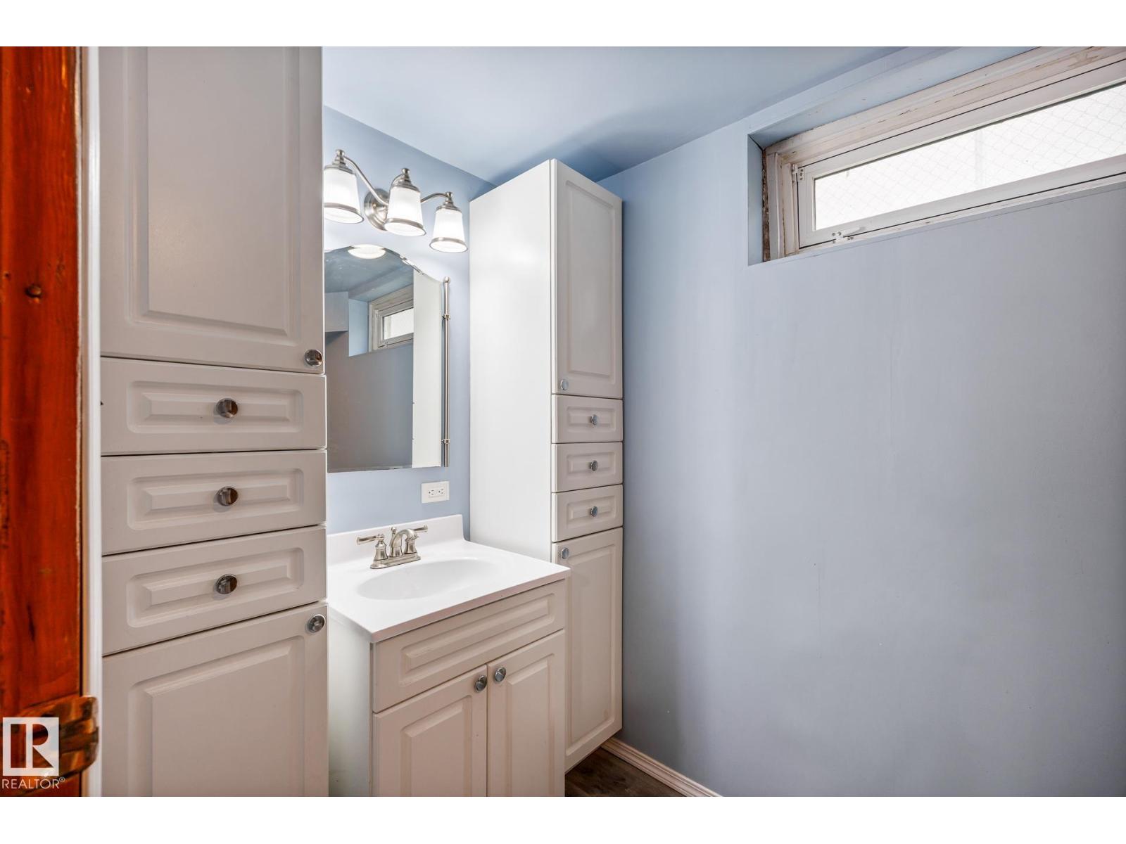 52 BELLEVILLE AV NW - 40