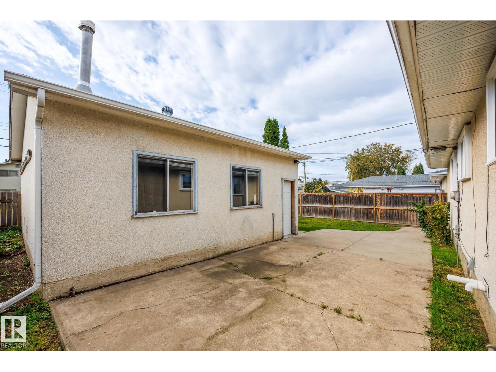 52 BELLEVILLE AV NW - 50