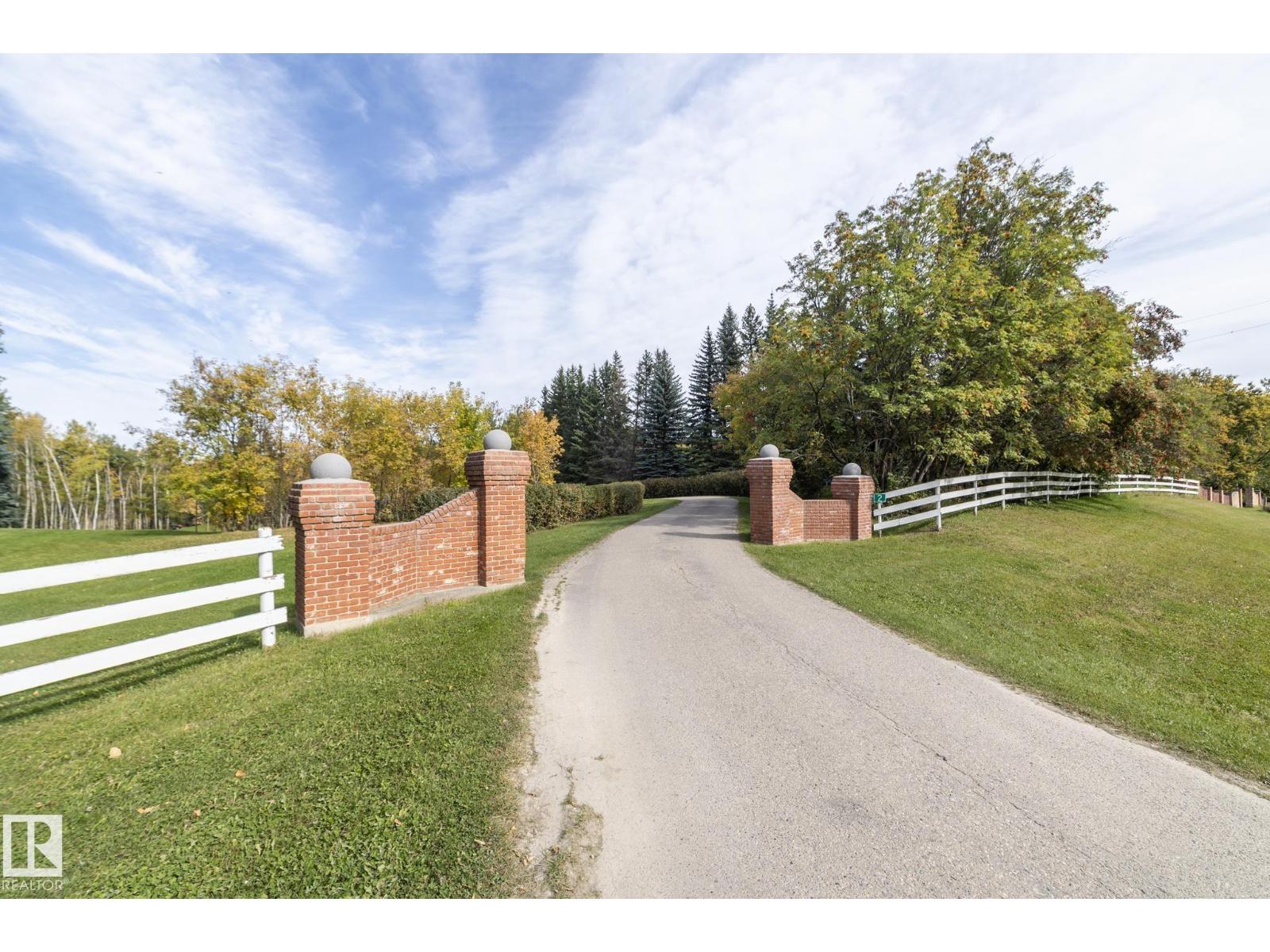 #2 – 53111 Rge Road 21, Crystal Meadows — photo 5 of 30: Property photo