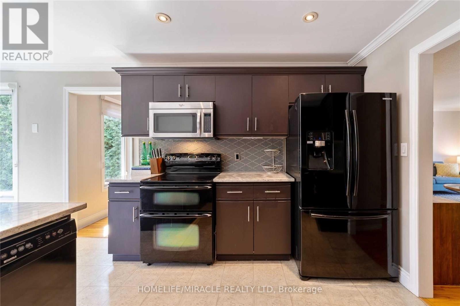 19 BRUNTSFIELD STREET, Clarington (Courtice) — photo 6