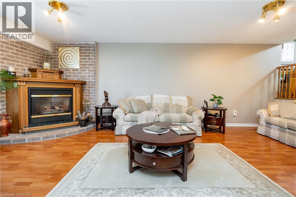 437 EAGLEWOOD Drive, Hamilton — photo 11