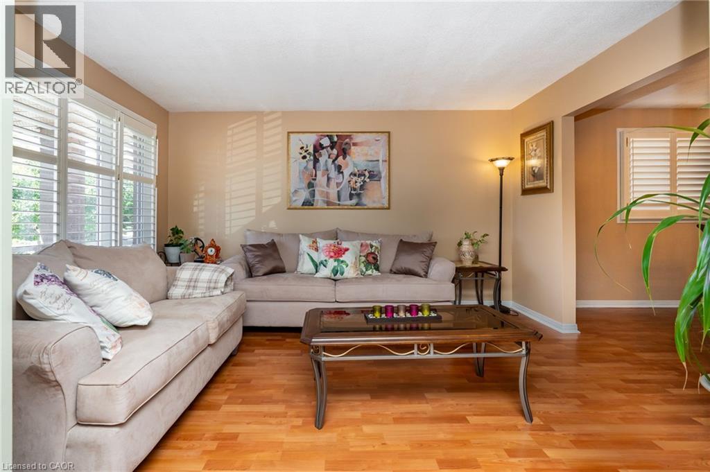 437 EAGLEWOOD Drive, Hamilton — photo 4