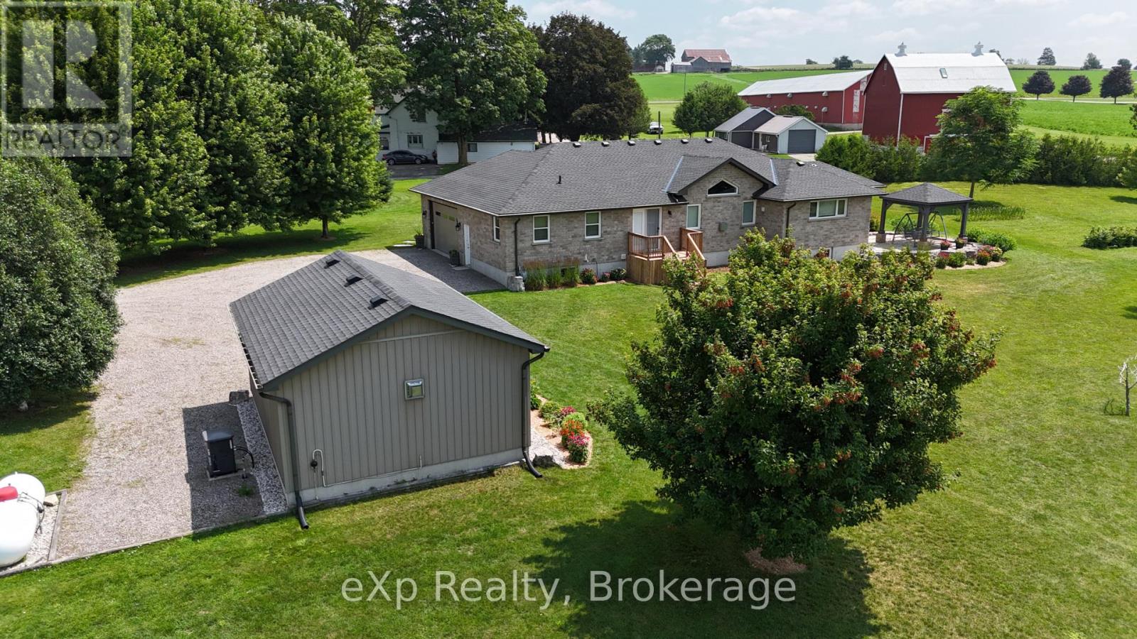207 EDMUND STREET, West Grey