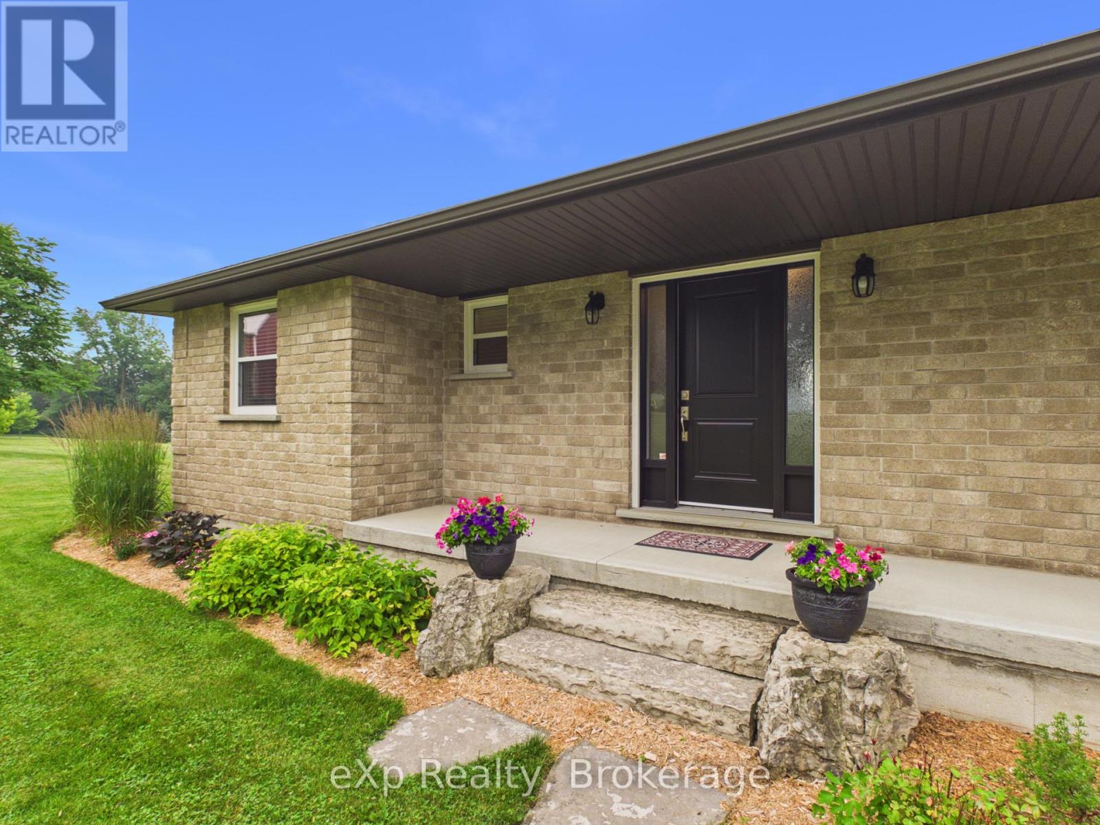 207 EDMUND STREET, West Grey — photo 3