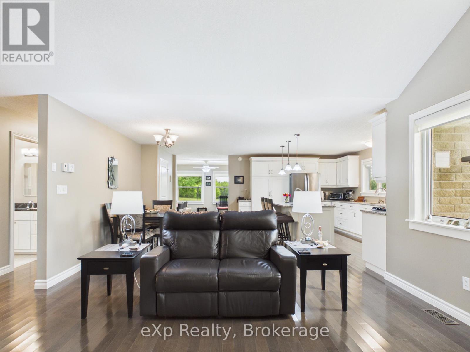 207 EDMUND STREET, West Grey — photo 7