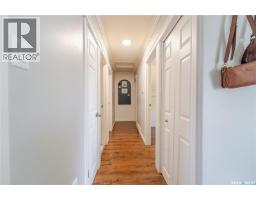 1048 11th Avenue Nw, Moose Jaw, SK S6H4L5 Photo 17