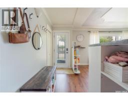 Bedroom - 1048 11th Avenue Nw, Moose Jaw, SK S6H4L5 Photo 6