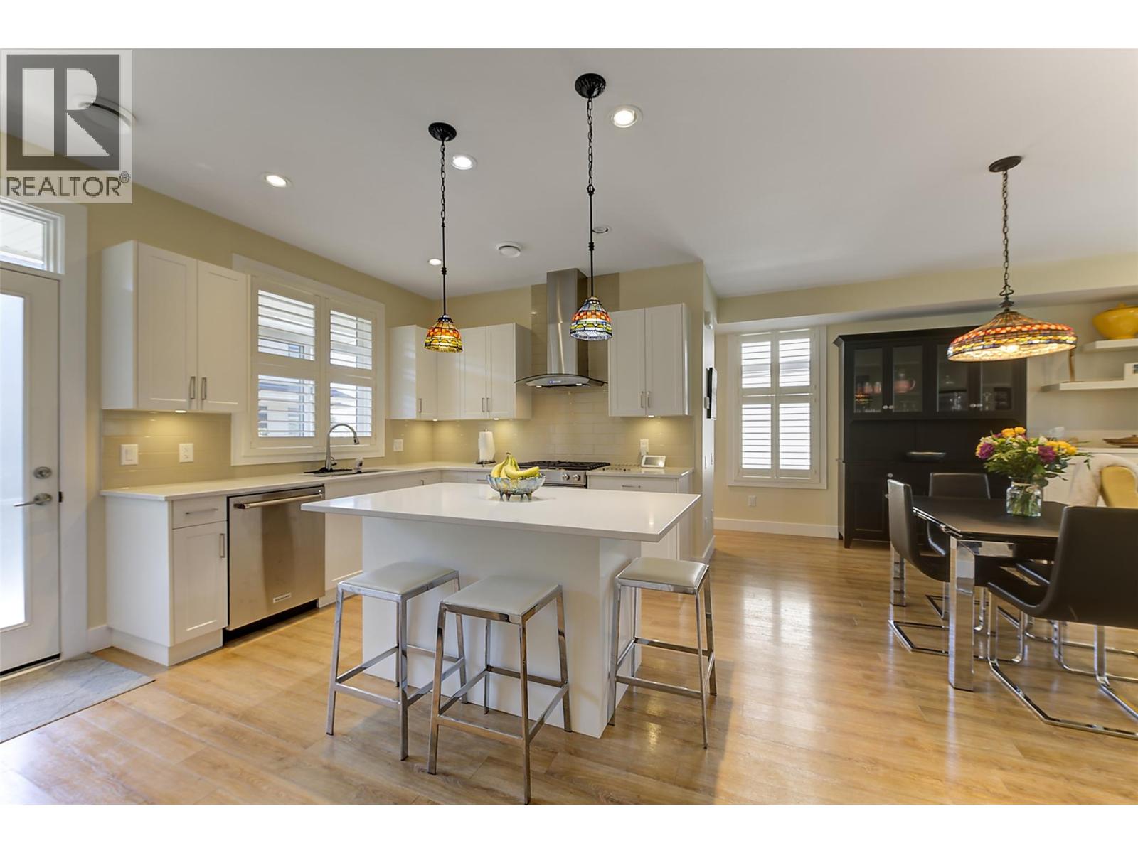 #25 1102 Cameron Avenue - 16