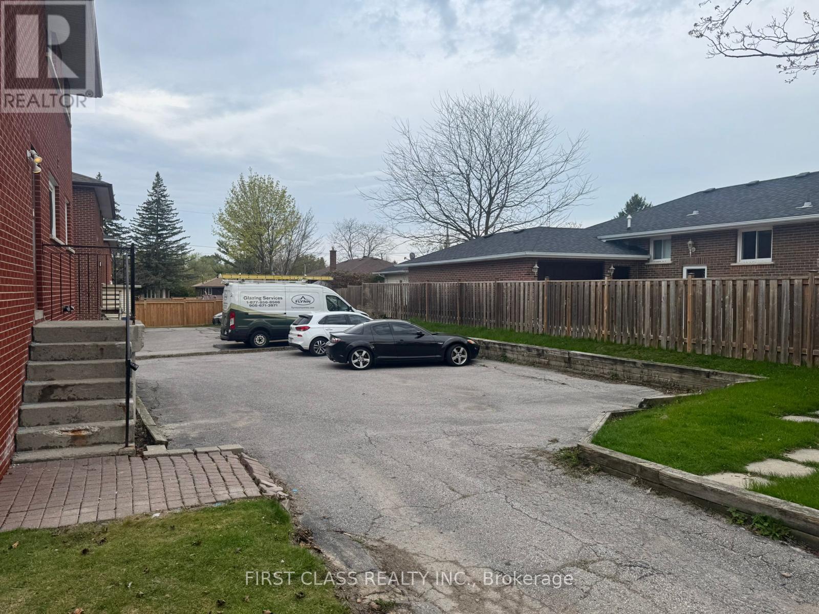 2 - 596 DIGBY AVENUE, Oshawa (Eastdale) — photo 6