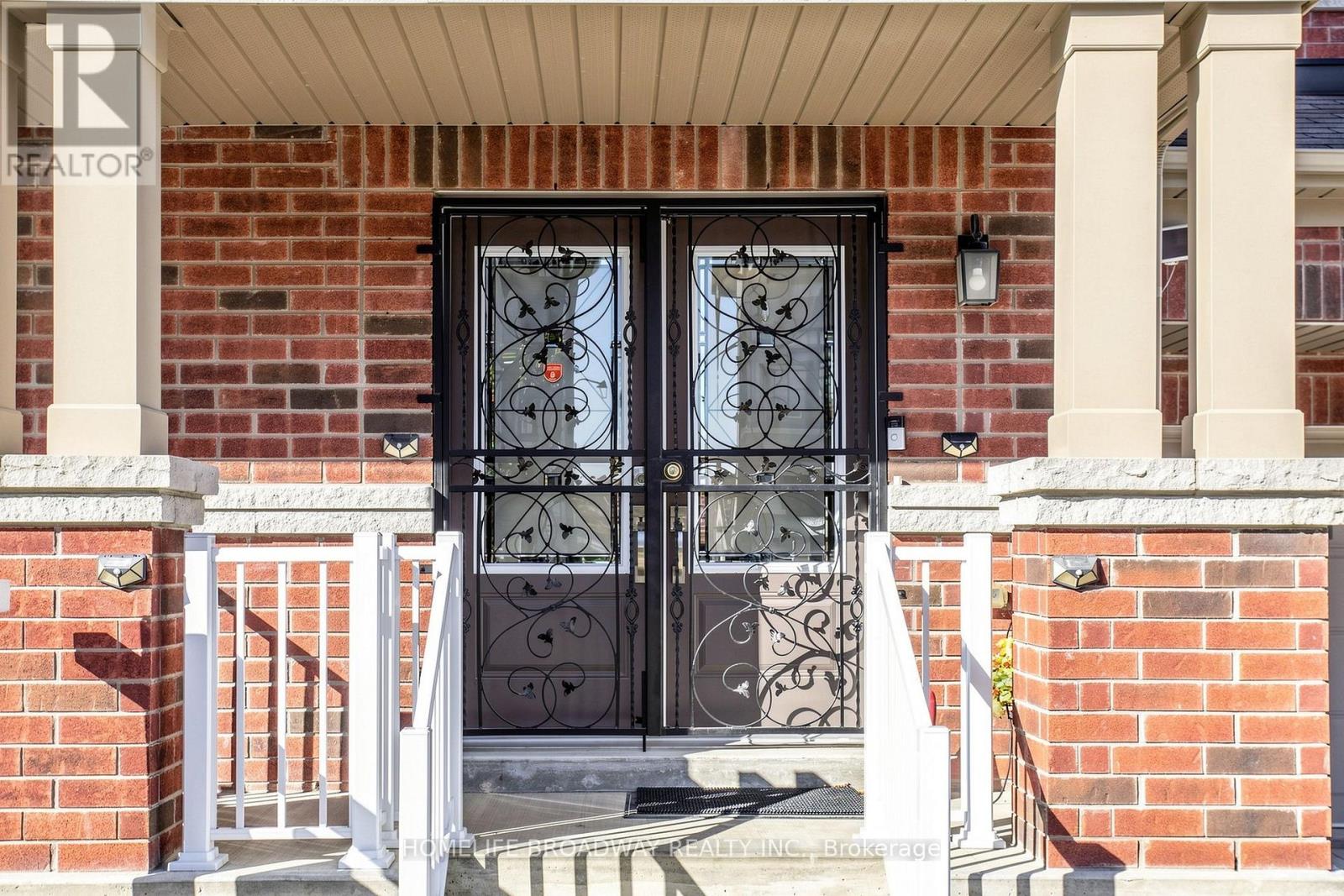 112 NESS DRIVE, Richmond Hill — photo 2