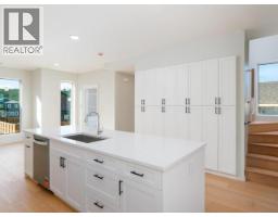 Porch - 2-244 Witch Hazel Drive, Whitehorse, YT Y1A0T6 Photo 8