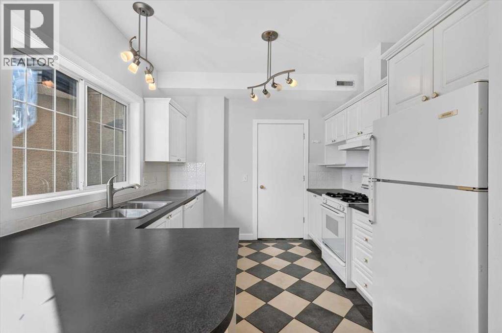 3221 2 Street NW - 17