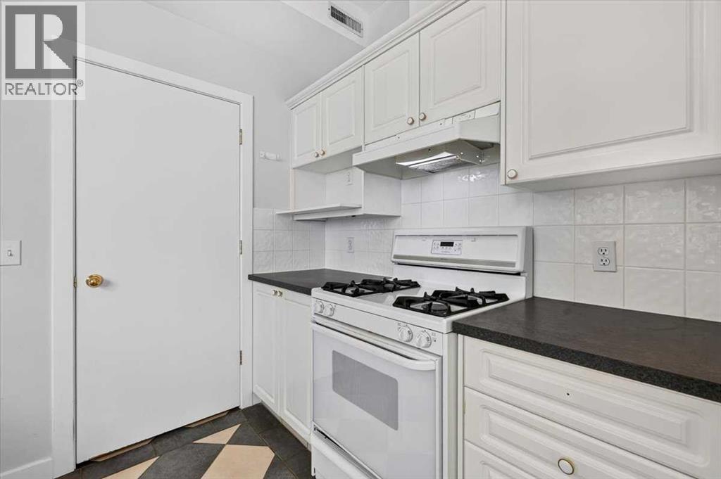 3221 2 Street NW - 21