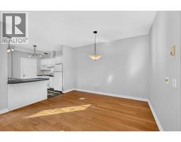 5pc Bathroom - 3221 2 Street Nw, Calgary, AB T2M2X3 Photo 11