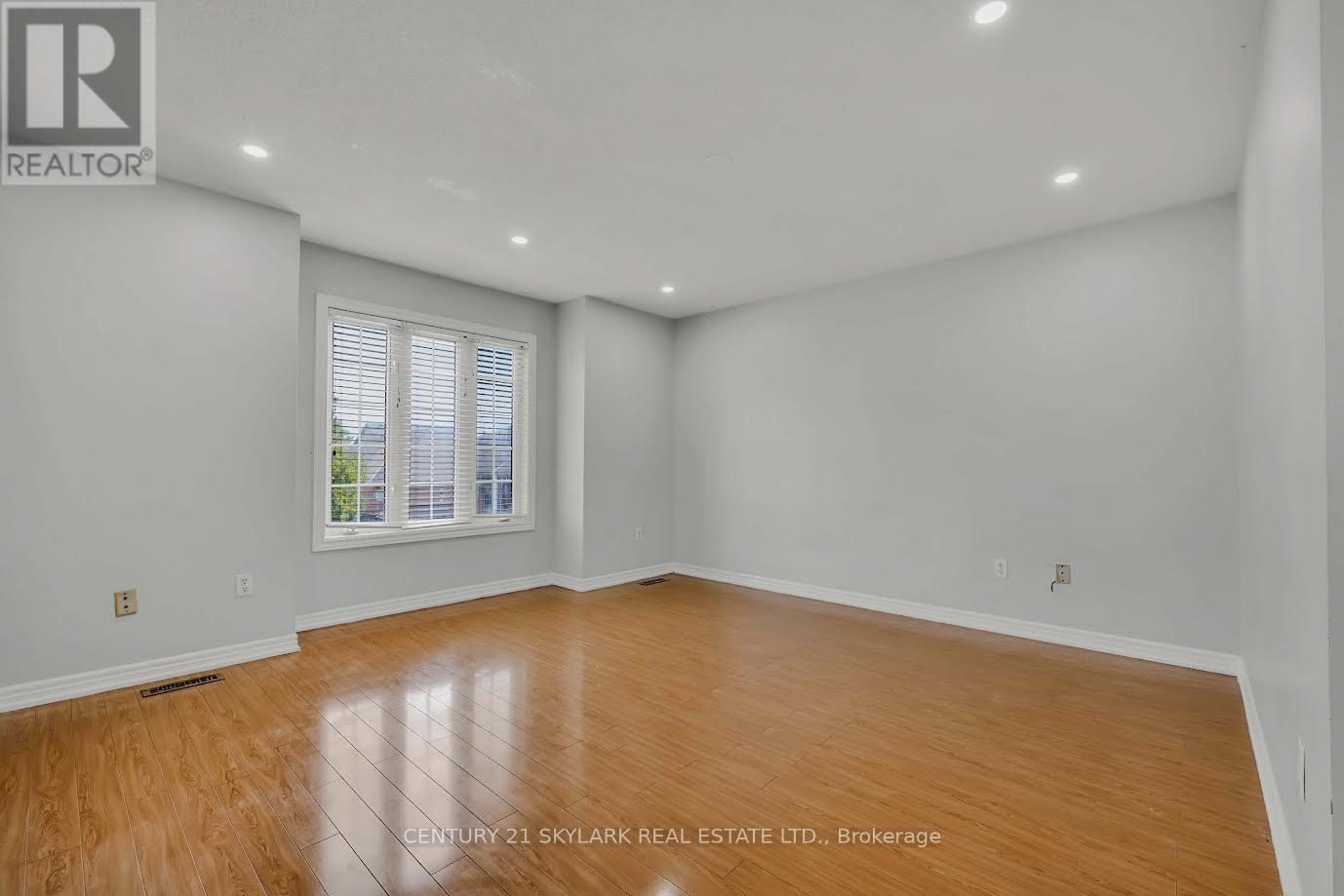 44 FALLSTAR CRESCENT - 17