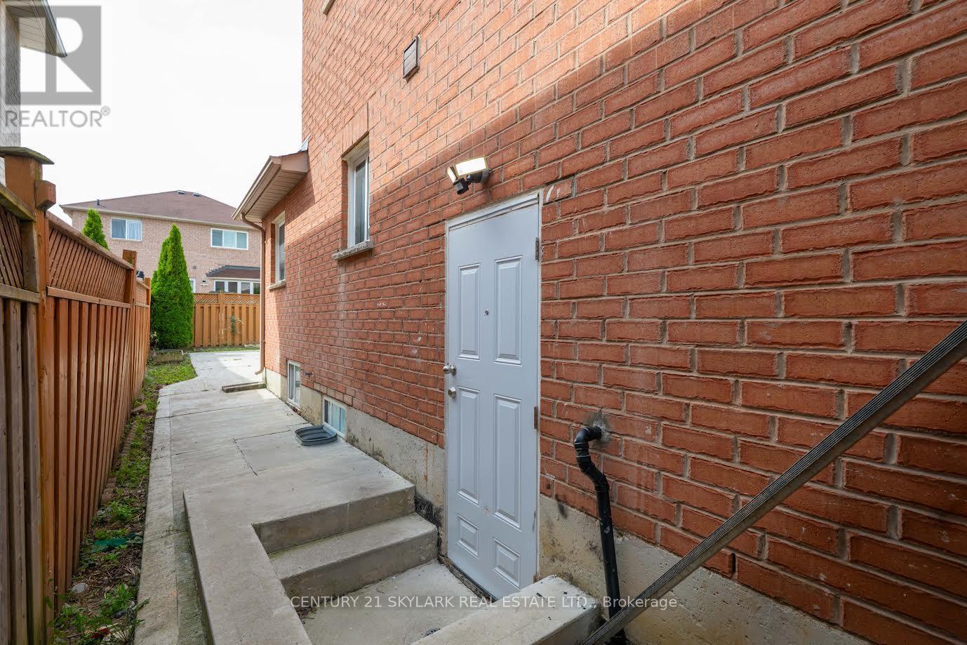 44 FALLSTAR CRESCENT - 18