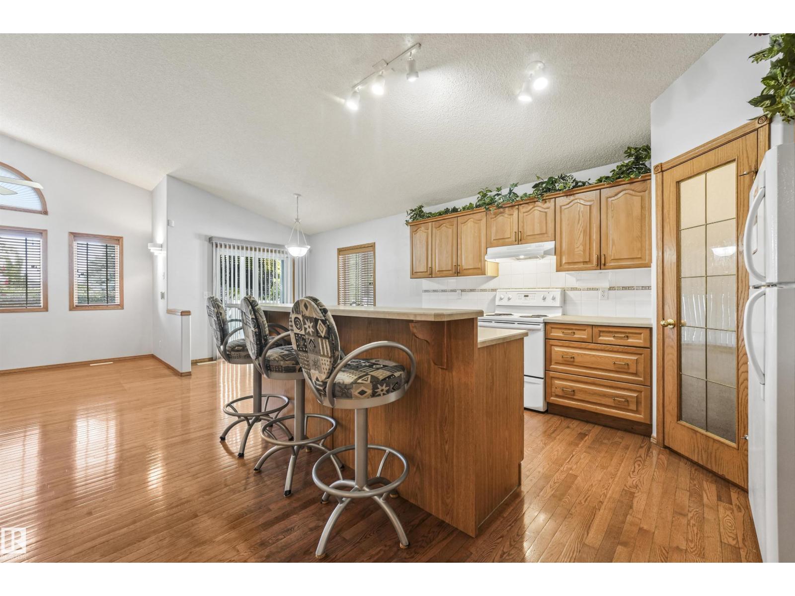 16206 84 ST NW - 12