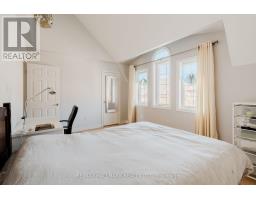 24 Carnahan Terrace, Toronto, ON M4E0B2 Photo 12
