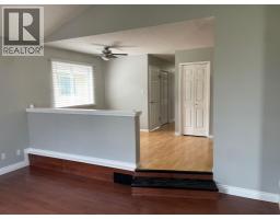 3pc Bathroom - 33 Graham Road, Whitecourt, AB T7S1B7 Photo 10