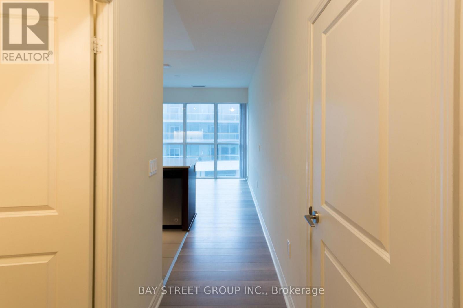 #407 - 39 ANNIE CRAIG DRIVE, Toronto (Mimico) — photo 2